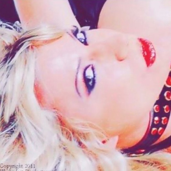 Unique Wardrobe Listings - Picture 2 of 2